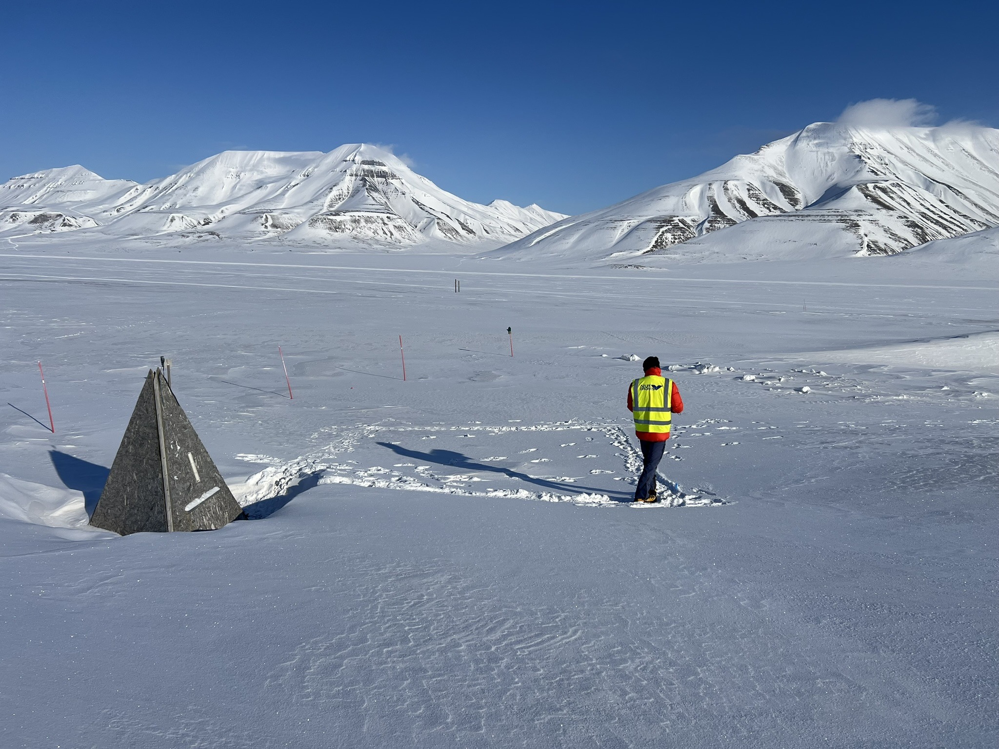 Helping NILU researchers understand greenhouse gas emissions from thawing permafrost.